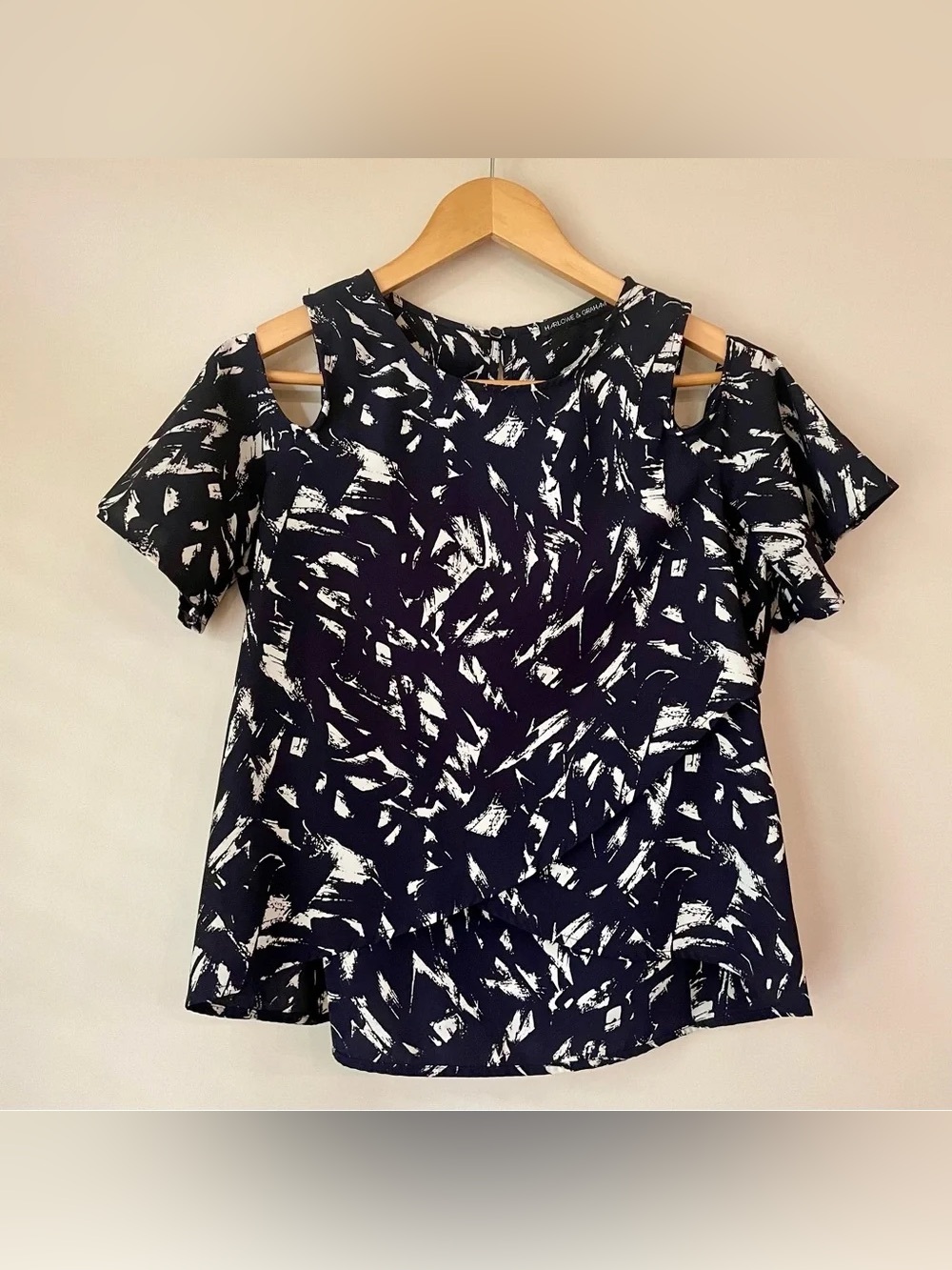 HARLOWE & GRAHAM Navy and White Cold-Shoulder Print Blouse XS